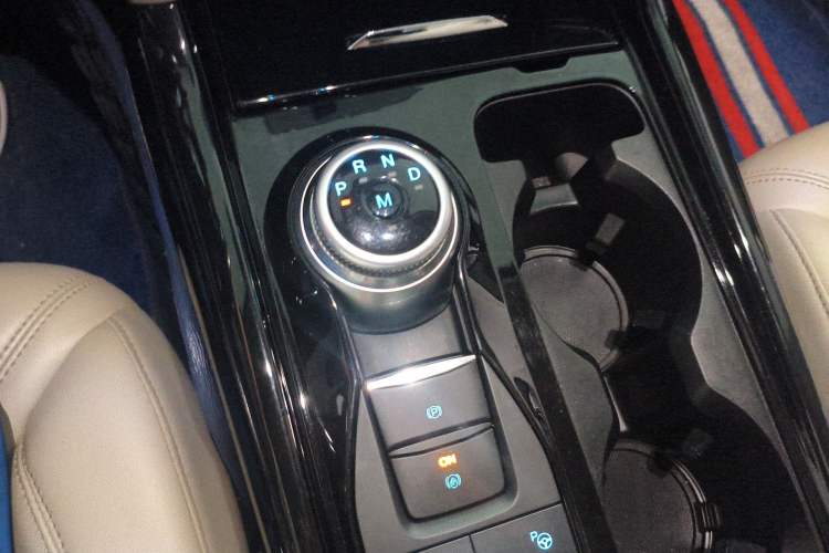 Used Ford Explorer 2020 EcoBoost 285 4x4 Platinum Edition 7-Seater Gear Lever