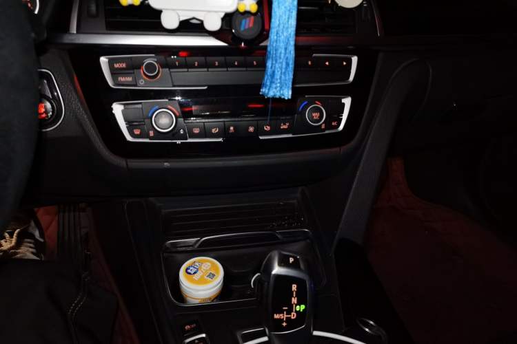 Used BMW 3 Series 2018 320Li Fashion Model Audio And AC Panel