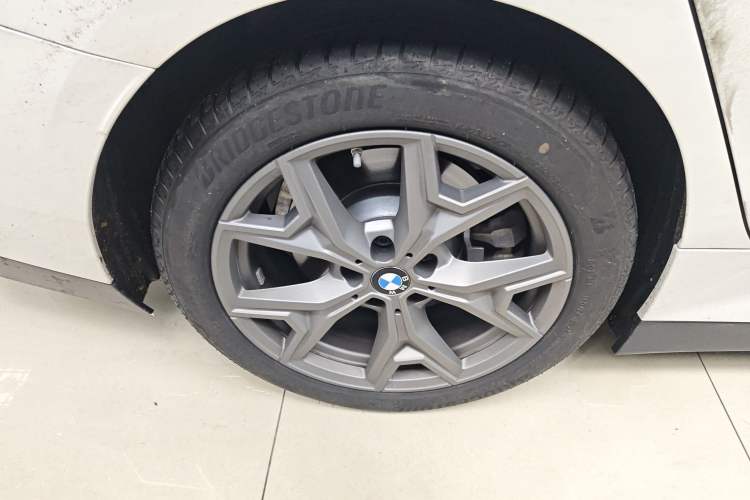 Used BMW i3 2025 eDrive 35 L Right Rear Wheel Hub