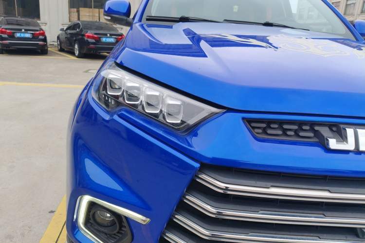 Used JMC Yuhu 9 2019 2.0T Automatic Gasoline Two-Wheel Drive Comfort Edition Right Front Headlight