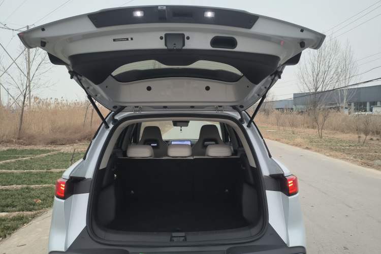 Used BYD Yuan UP 2025 Intelligent Driving Version 401 km Leading Edition