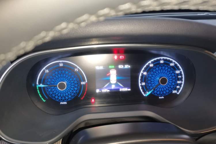 Used Hongqi E-QM5 2022 431 km Charge & Enjoy Edition
