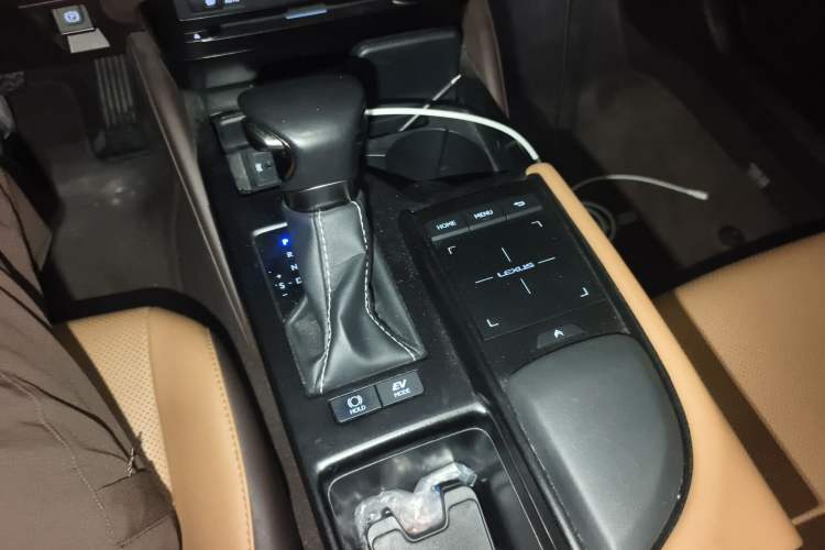 Used Lexus ES 2018 300h Premier Edition China V Standard
