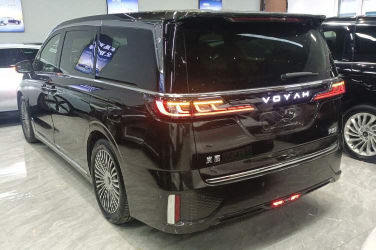 Used VOYAH Dream 2025 PHEV Four-Wheel-Drive Flagship Kunpeng Edition

