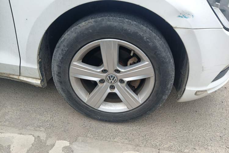 Used Volkswagen Lamando 2015 230TSI DSG Fashion Edition
