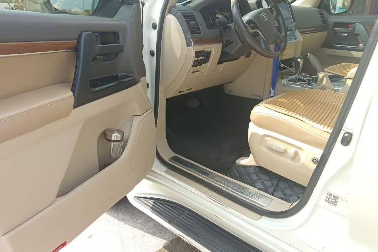 Used Toyota Land Cruiser 2018 4.6L GX-R Middle East
