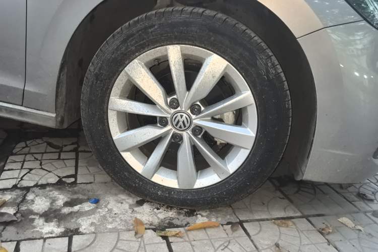 Used Volkswagen Bora 2019 1.5L Automatic Elite Version Right Front Wheel Hub