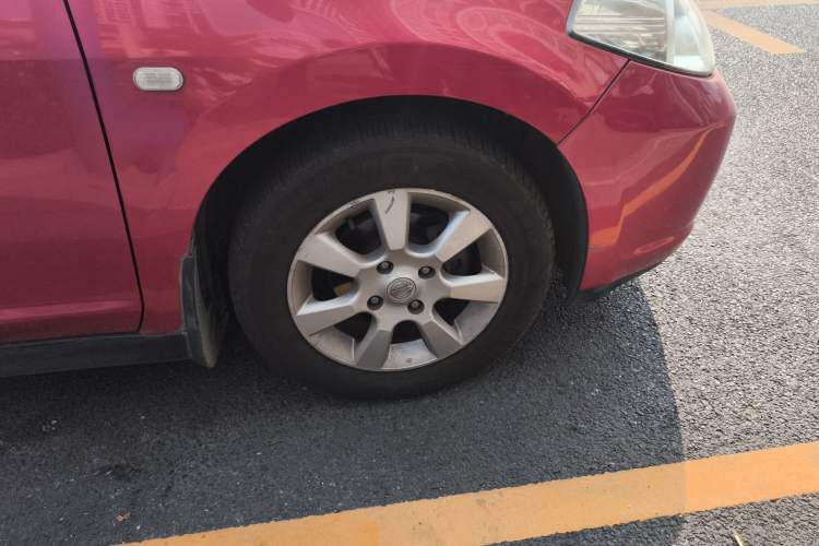 Used Nissan Tiida 2006 1.6 GE AT Right Front Wheel Hub