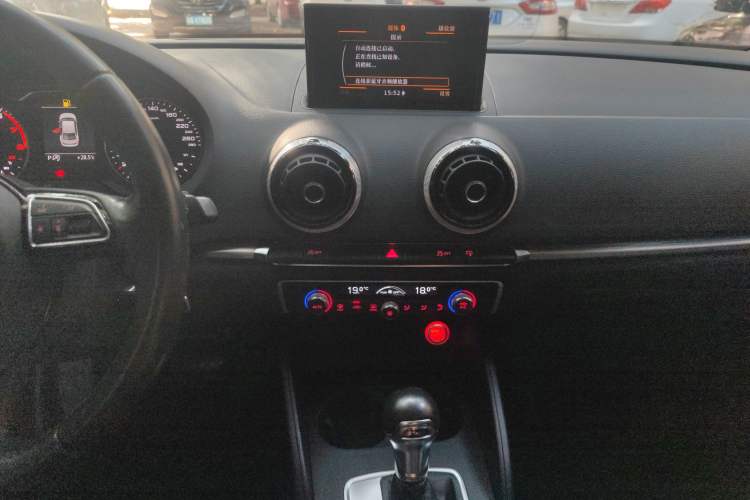 Used Audi A3 2014 Limousine 40 TFSI S line Comfort Model