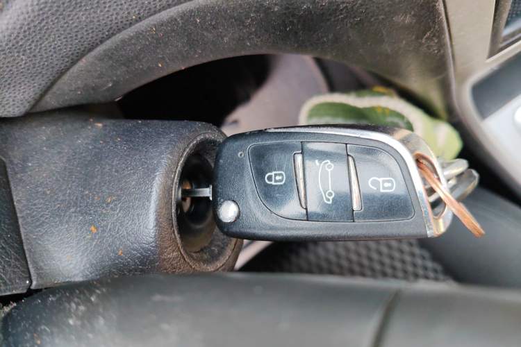 Used Peugeot 307 2012 Hatchback 1.6L Automatic Comfort Edition
