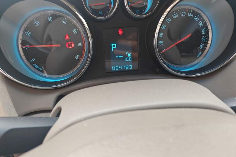 Used Buick GT 2012 GT 1.6L Automatic Comfort Edition Odometer Close Up