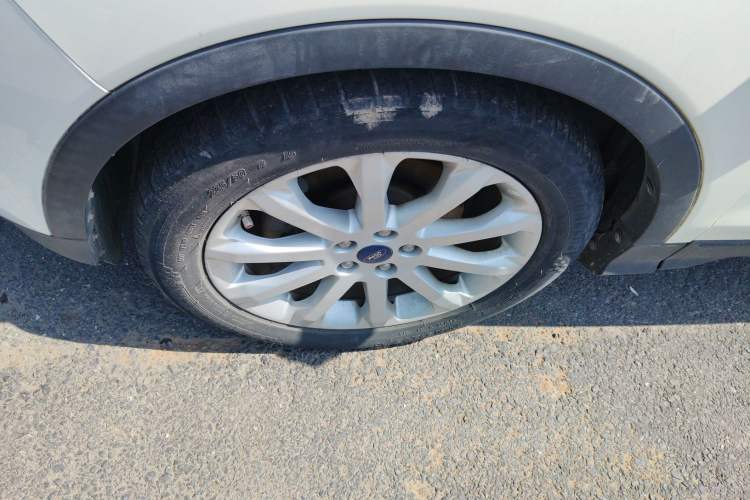 Used Ford Kuga 2013 1.6L GTDi Two-Wheel-Drive Trend Model
