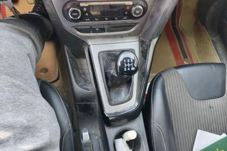 Used Ford Focus 2012 Sedan 1.6L Manual Fashion Edition
