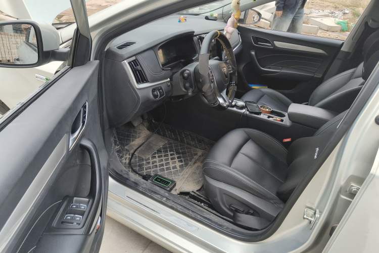 Used Roewe i6 New Energy 2017 45T Hybrid Connect & Smart Enjoyment Edition
