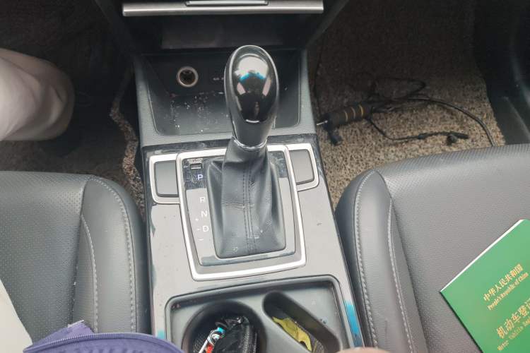 Used Hyundai Mistra 2014 1.8L Automatic Smart GLS Gear Lever