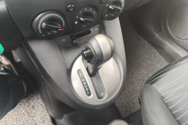 Used Mazda 2 2011 XuanDong 1.5L Automatic Fashion Edition
