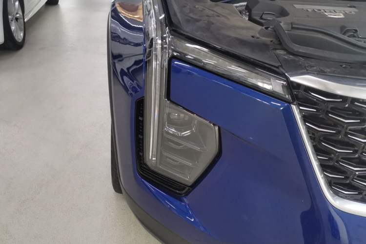 Used Cadillac XT4 2024 28T Two-Wheel-Drive Prestige Version Right Front Headlight