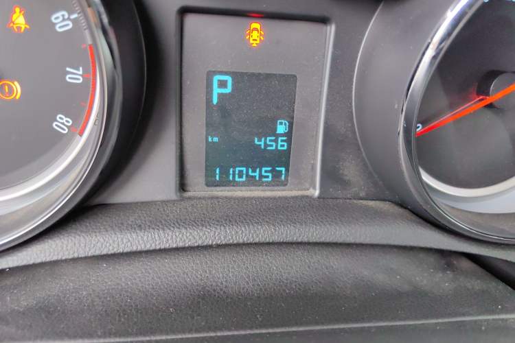 Used Buick Encore 2015 1.4T Automatic Two-Wheel Drive Urban Elite Version
