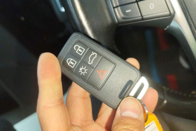 Used Volvo XC60 2016 T5 Smart Upgrade Model
