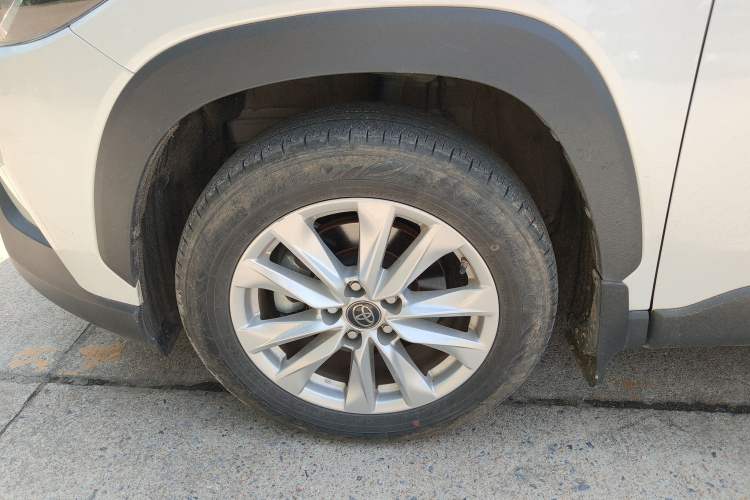 Used Toyota Corolla Cross 2022 2.0L Elite Edition Left Front Wheel Hub