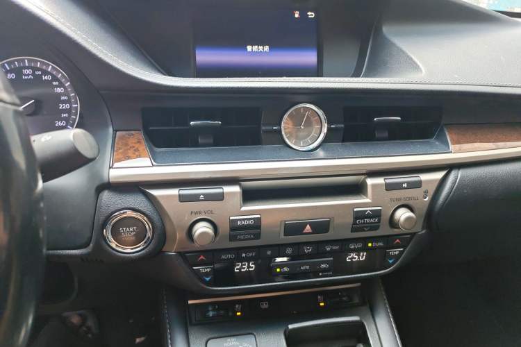 Used Lexus ES 2015 250 Elegant Edition Audio And AC Panel
