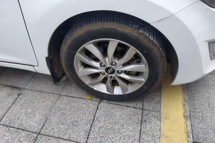 Used Hyundai Elantra (5th Generation / Langdong) 2015 1.6L Manual Fashion Edition
