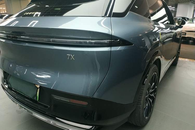 Used Zeekr 7X 2025 75 kWh Rear-Wheel Drive Intelligent Driving Version
