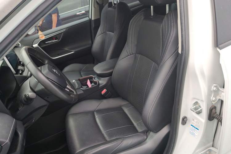 Used Toyota RAV4 2022 Dual-Engine 2.5L E-CVT Four-Wheel Drive Elite Plus Edition Left Front Seat