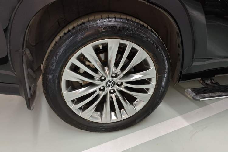 Used Toyota Highlander 2022 380T Four-Wheel Drive Prestige Edition 7-Seater Right Rear Wheel Hub