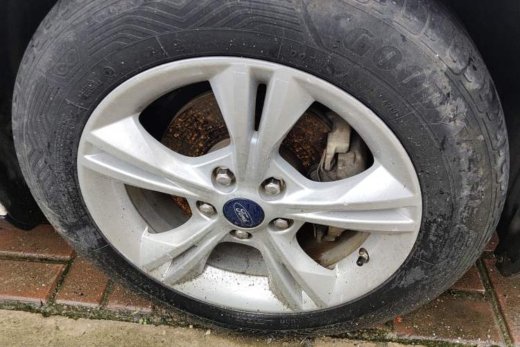 Used Ford Focus 2015 Sedan 1.6L Automatic Comfort Model Right Front Wheel Hub