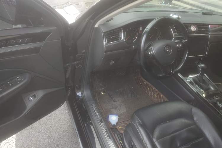 Used Volkswagen Phideon 2016 380TSI Two-Wheel-Drive Luxury Edition
