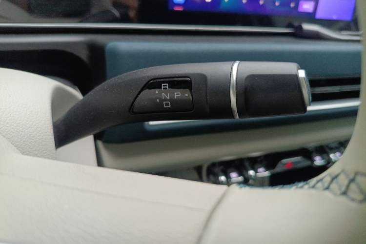 Used ORA Good Cat 2023 401 km Standard Range Luxury Version Lithium Iron Phosphate
