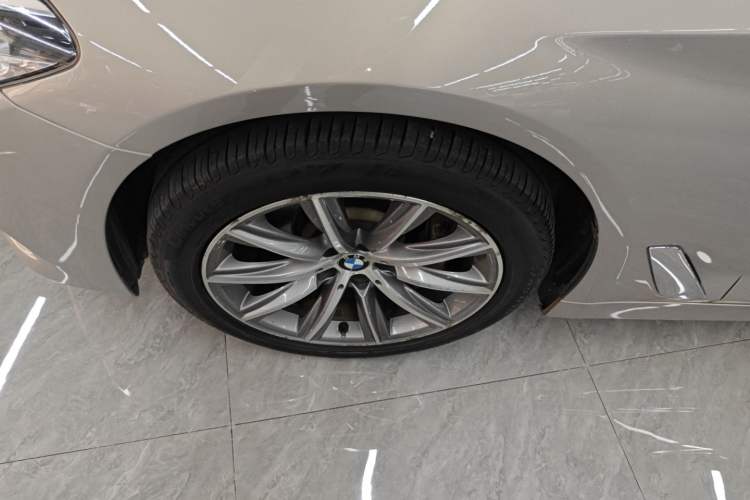 Used BMW 5 Series 2018 528Li Launch Special Edition Left Front Wheel Hub