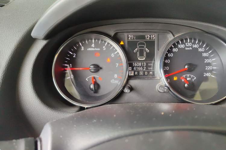 Used Nissan Qashqai 2015 2.0 XL Coolfire CVT 2WD Odometer Close Up