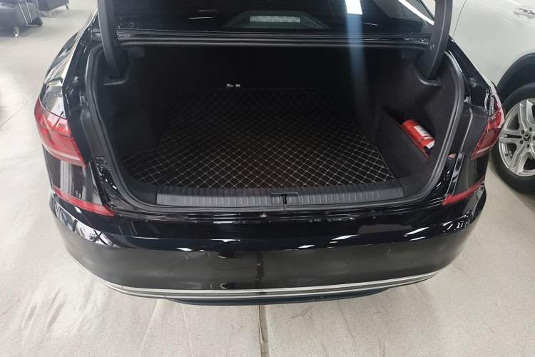 Used Volkswagen Passat 2022 330TSI Starry Luxury Edition Trunk