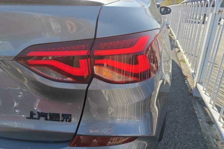 Used Chevrolet Monza 2020 Light Hybrid Redline 320T Dual-Clutch Thrilling Edition
