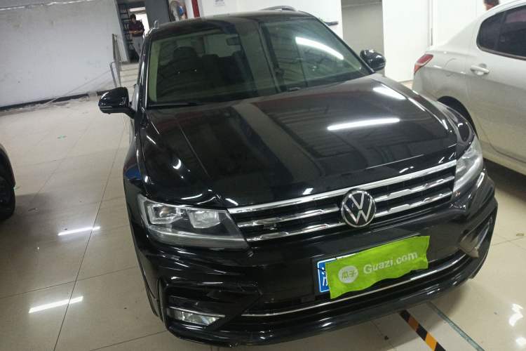 Used Volkswagen Tiguan L 2021 330TSI Automatic Two-Wheel Drive R-Line Enhanced Edition Front Right 45 Deg