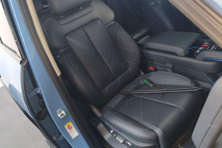 Used Formula Leopard Leopard 5 2023 Navigator Edition