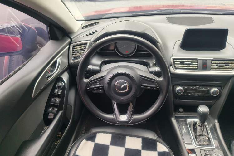 Used Mazda 3 Axela 2017 Sedan 1.5L Automatic Luxury Model China VI Standard
