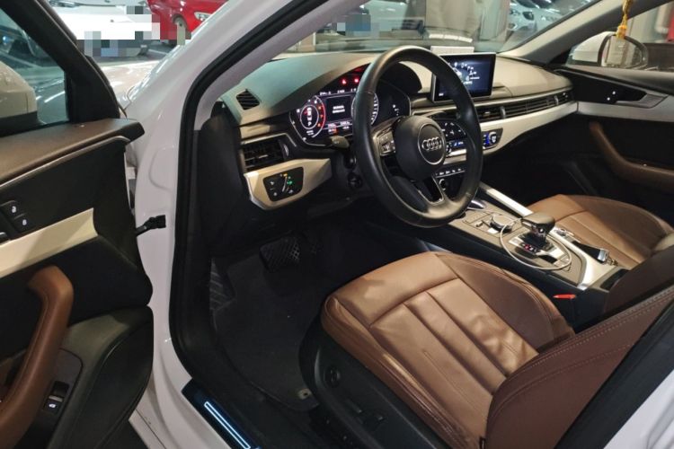 Used Audi A4L 2019 40 TFSI Fashion Edition China VI Emission Standard Driver Seat