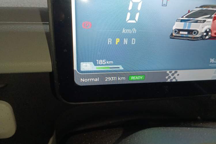 Used SAIC MAXUS Dana V1 2025 V1 Long-Wheelbase High-Roof Cargo Version (50 kWh) Odometer Close Up