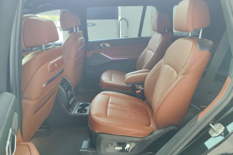 Used BMW X7 2023 xDrive40i Luxury M Sport Package
