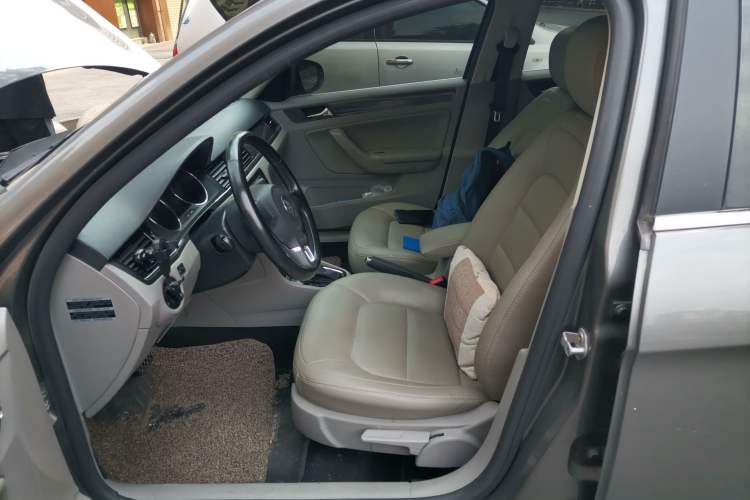 Used Volkswagen Bora 2014 1.6L Automatic Fashion Model Left Front Seat