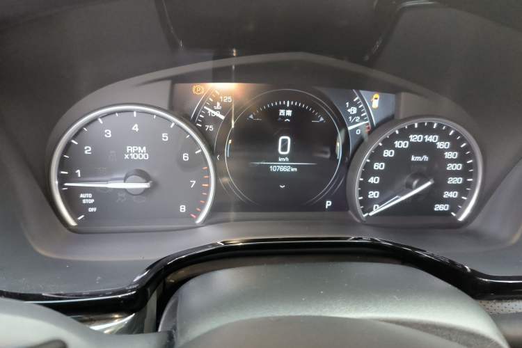 Used Cadillac XT5 2018 25T Luxury Model Odometer Close Up