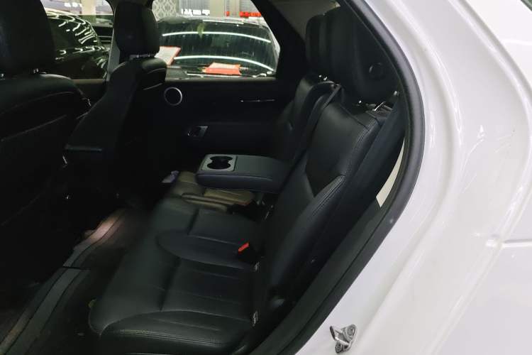 Used Land Rover Discovery 2017 3.0 SC V6 S Left Rear Seat