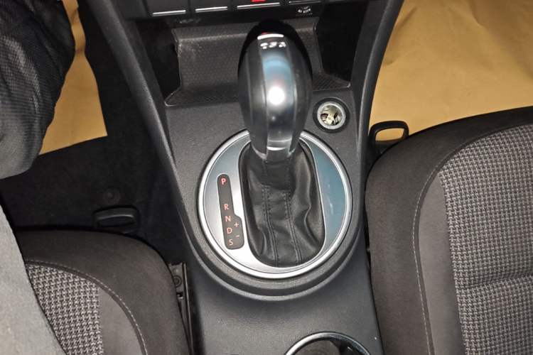 Used Volkswagen Beetle 2015 180TSI model Gear Lever