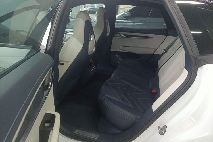 Used Zeekr 001 2022 Ultra-Long Range Dual-Motor ME Version
