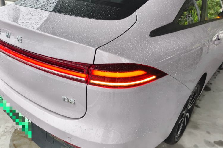 Used Roewe D6 2025 450km Deluxe Edition
