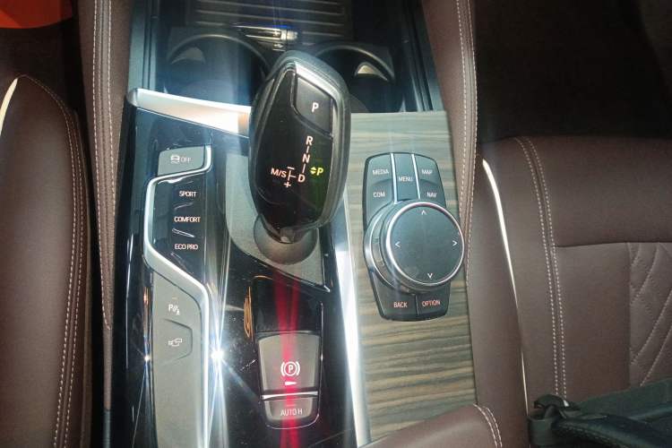 Used BMW 5 Series 2019 530Li Luxury Edition Premium Package
