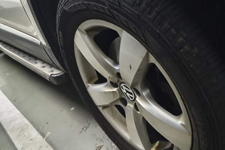 Used Volkswagen Tiguan 2012 1.8TSI Automatic All-Wheel Drive Elite Edition Right Front Wheel Hub